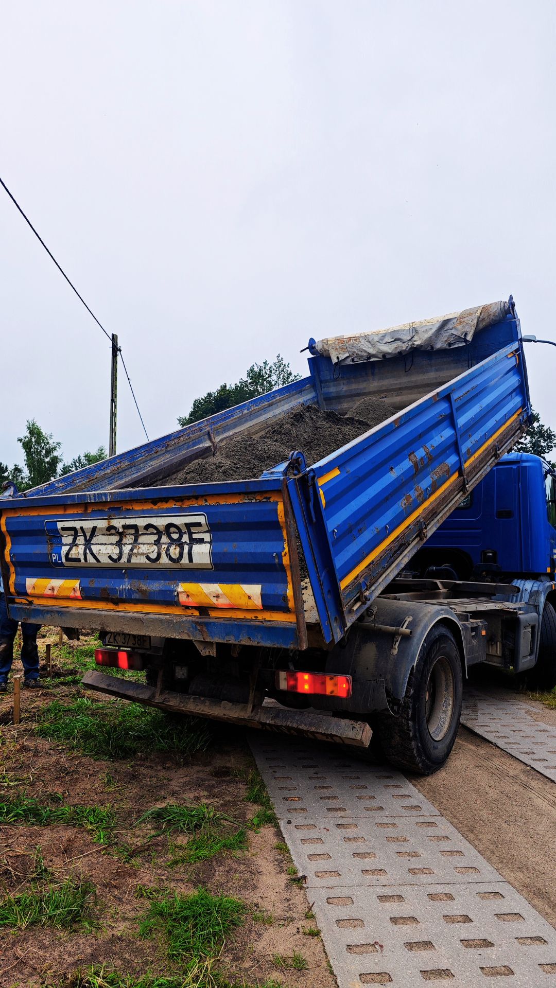 wyładunek tylny, boczny. usługi transportowe